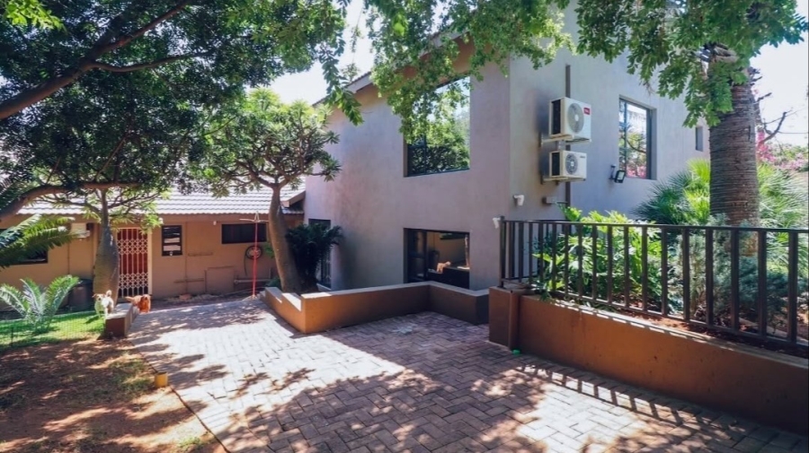 5 Bedroom Property for Sale in Protea Park North West
